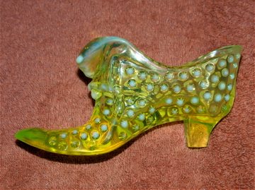 Vaseline Glass Hobnail Cat Shoe